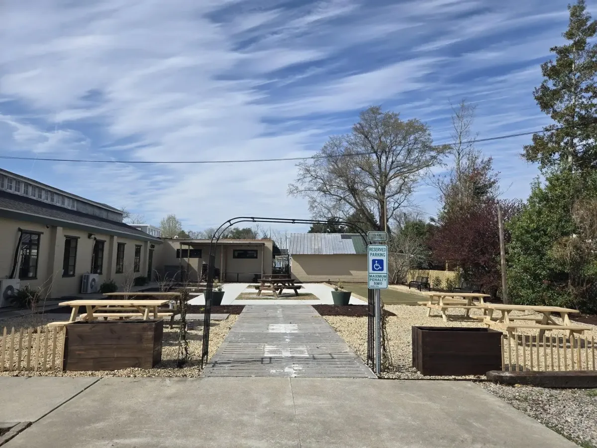 Courtyard with picnic tables