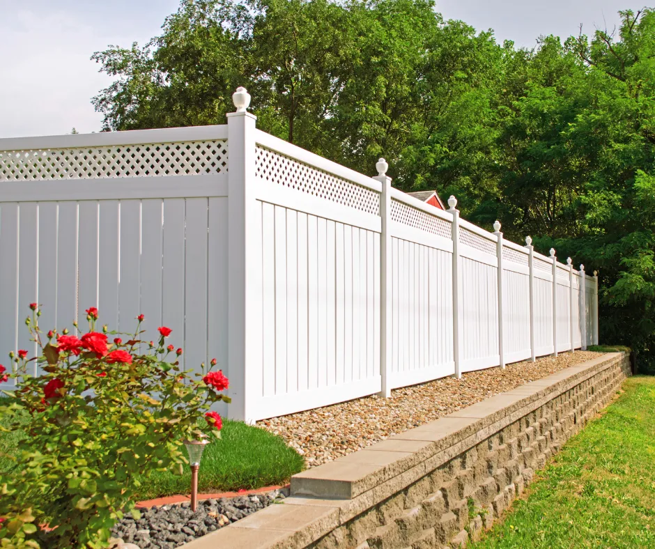 white vinyl fence with lattice and post caps in Weston, FL 