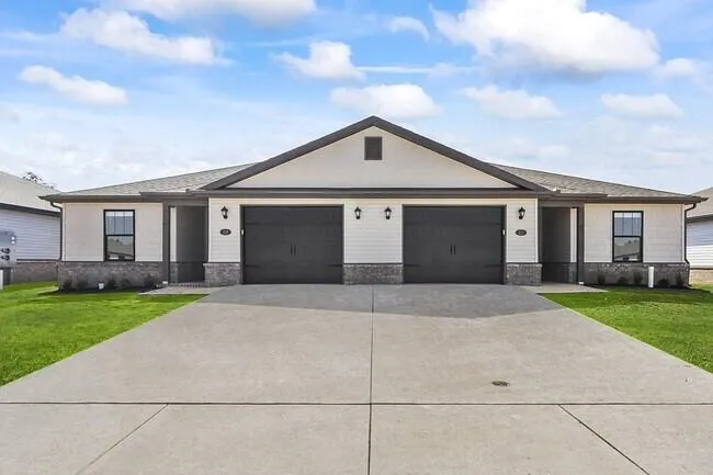 Dallas Concrete Pros builds and installs Driveway