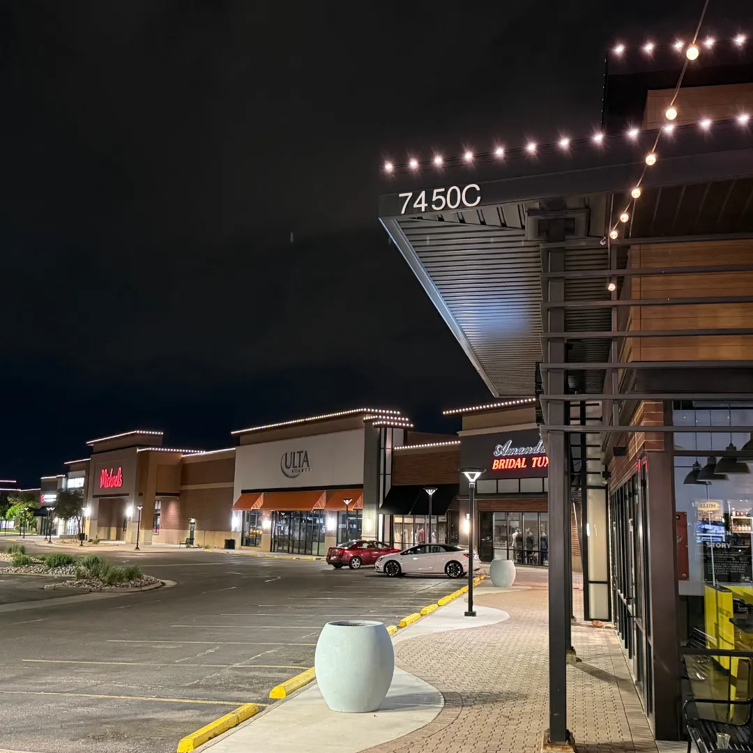 Outdoor permanent lighting for shopping in Edmond ok