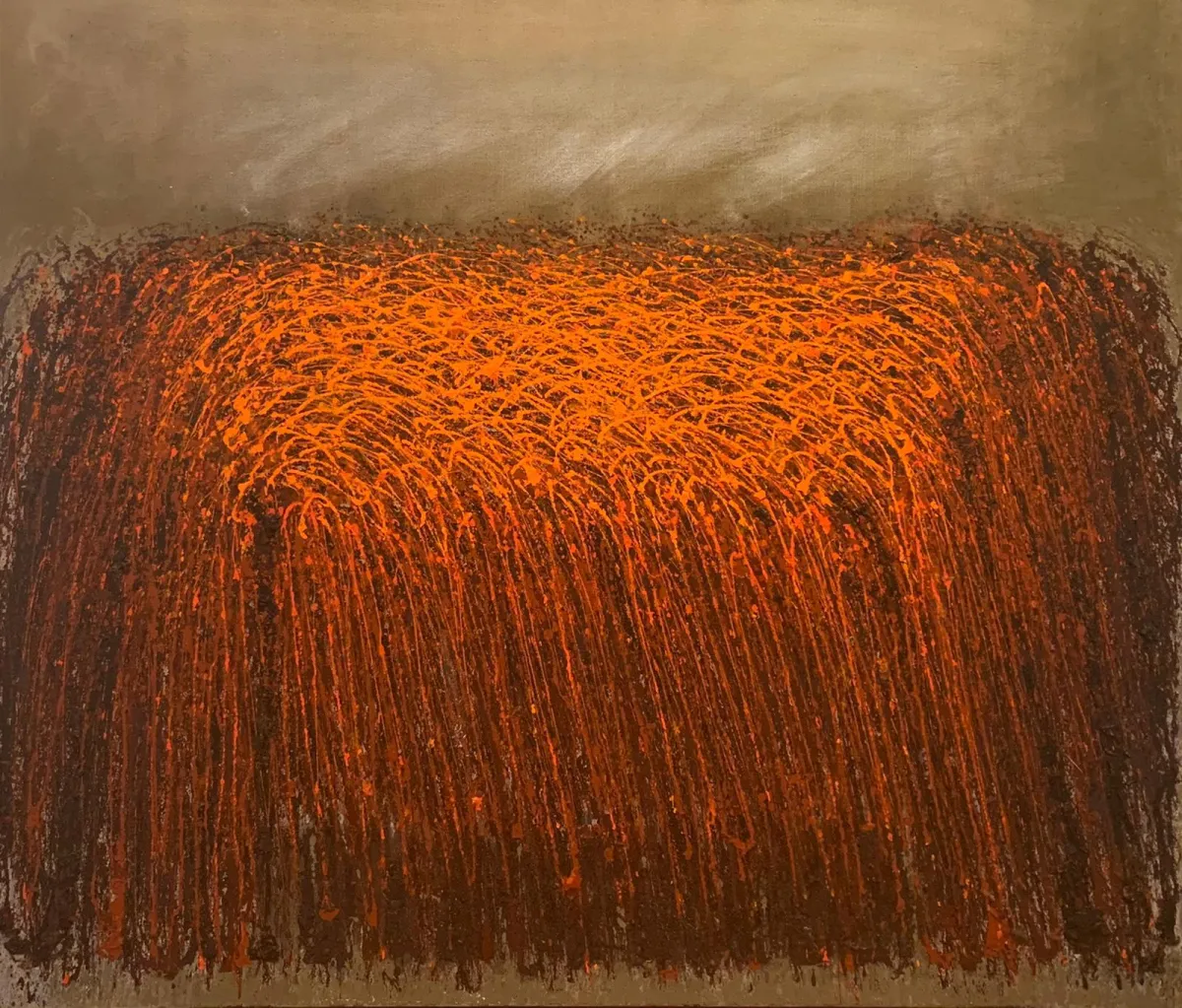 Abstraktes Gemälde „Herbst“ von Sadik Uslu: warmes Feld aus Ocker-, Rost- und Dunkelgrüntönen mit dichten, bogenförmigen Pinselzügen; spürbar körnige Leinwandtextur.