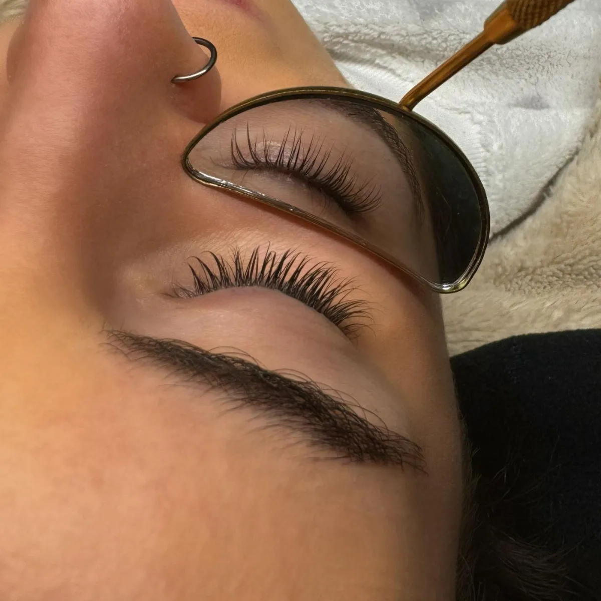 Eyelash treatment