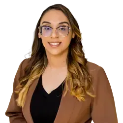 Lilinet Ortiz - Real Estate Agent Signature Realty - Portrait