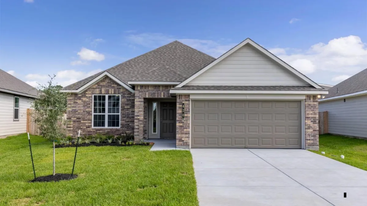 Gulfport Concrete builds and installs driveway