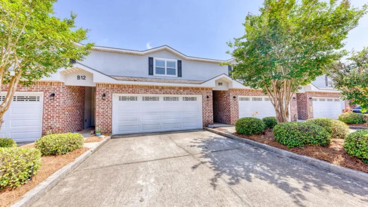 Gulfport Concrete builds and installs driveway