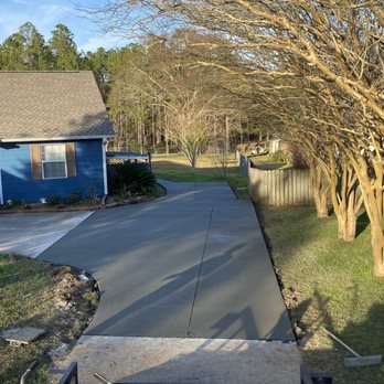 Gulfport Concrete builds and installs driveways.