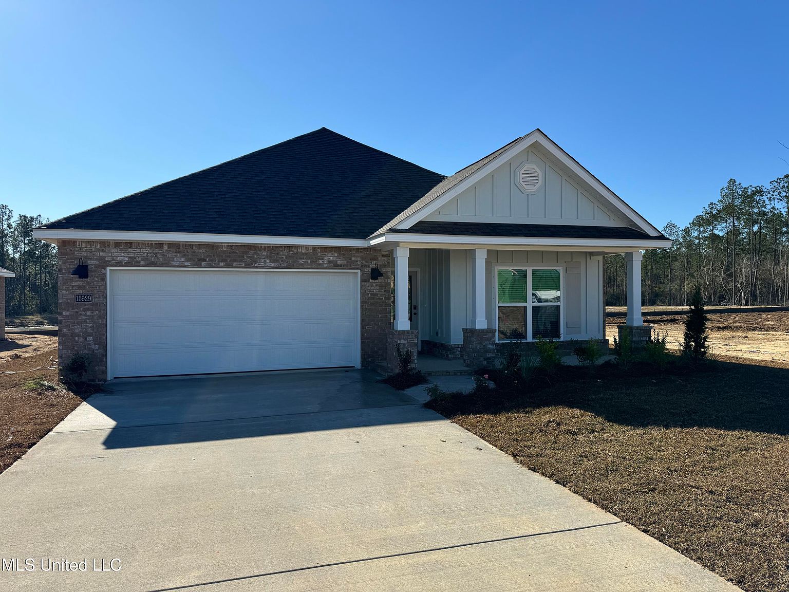 Gulfport Concrete builds and installs driveways.