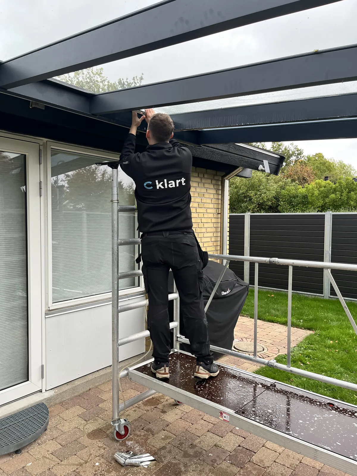 C klart monterer solfilm