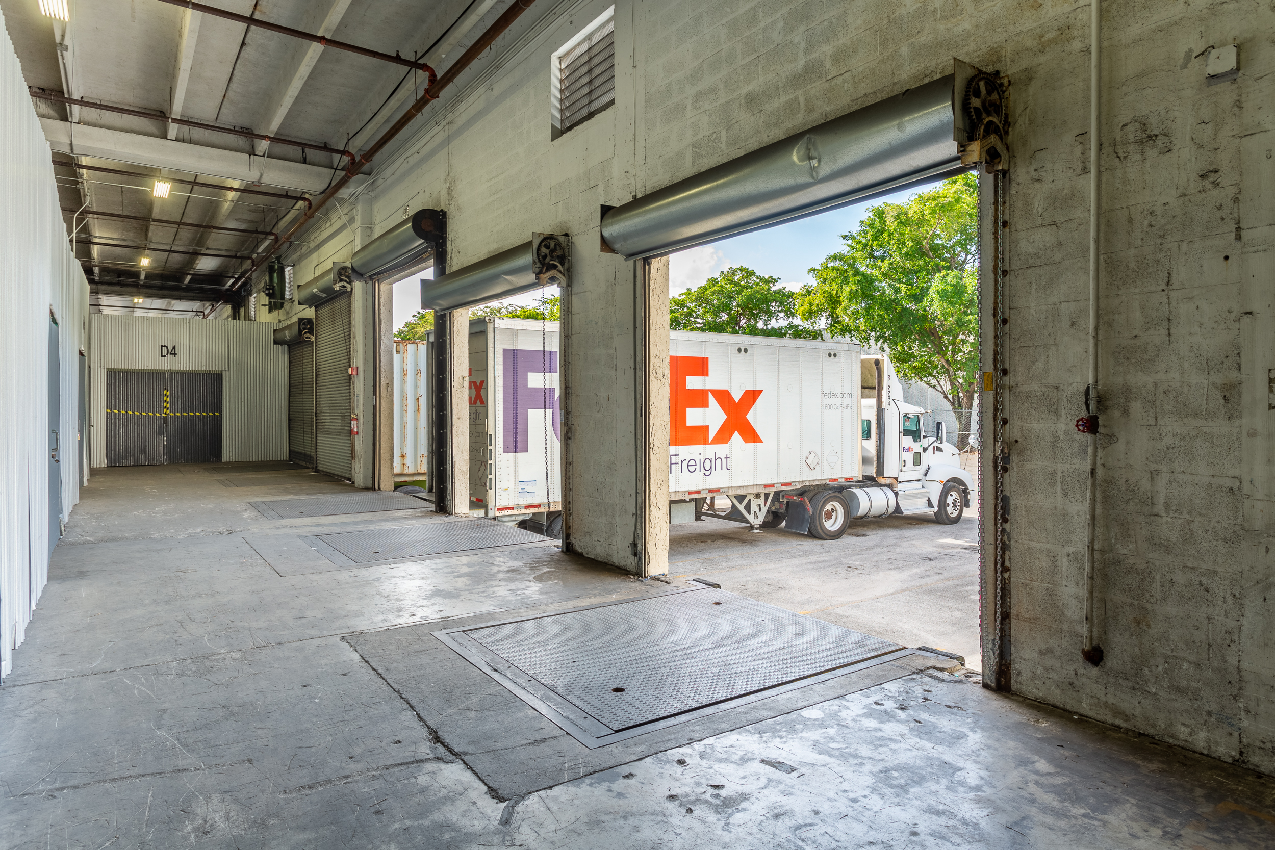 Why Small-Bay Industrial is the "Safe Haven" for Private Equity Investors in 2025