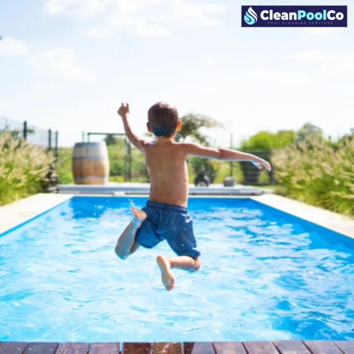 pool cleaning service