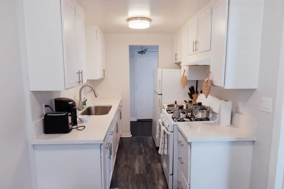 Renovated kitchen in a Lido Hollywood apartment