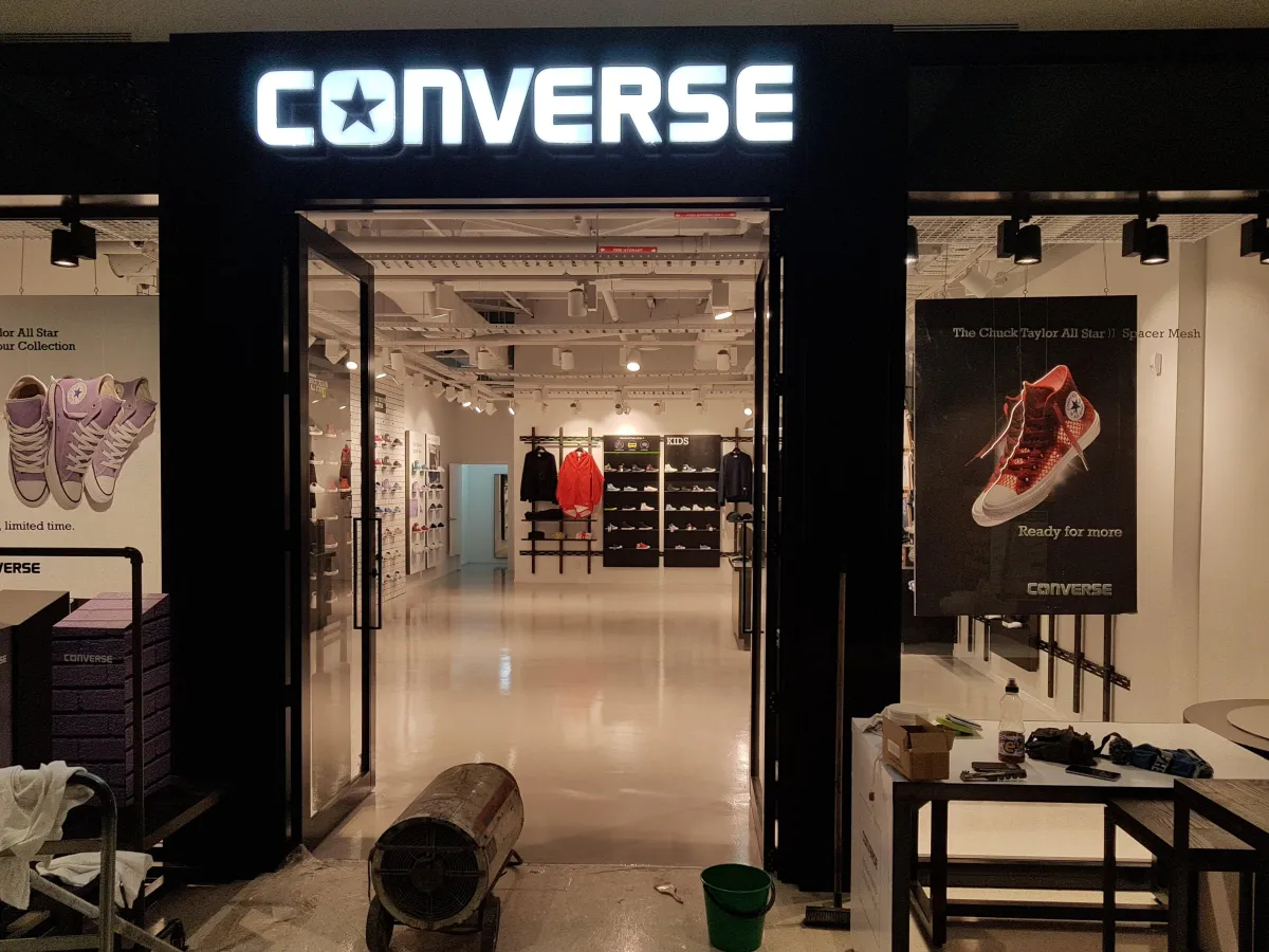 Converse store with Thincova
