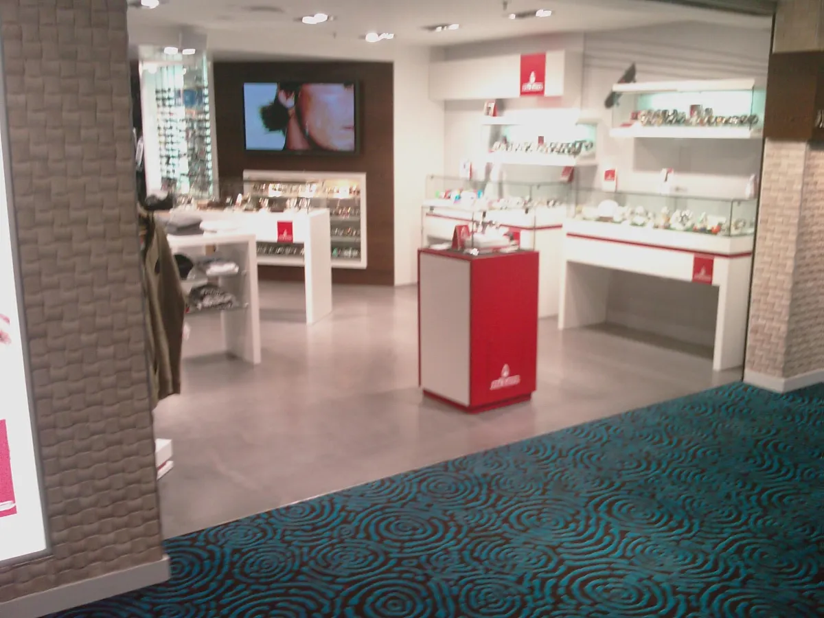 Levelcova "Smooth" shop floor