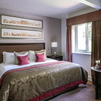 bailbrook house hotel intimate mastermind day, business for mums with chronic illness, bedroom with double bed