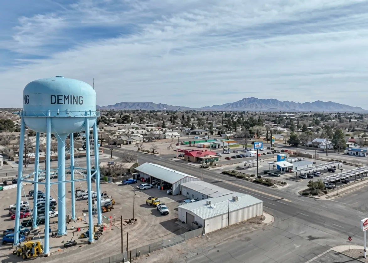 {{ custom_values.service_1 }} in {{custom_values.biz_area_1})