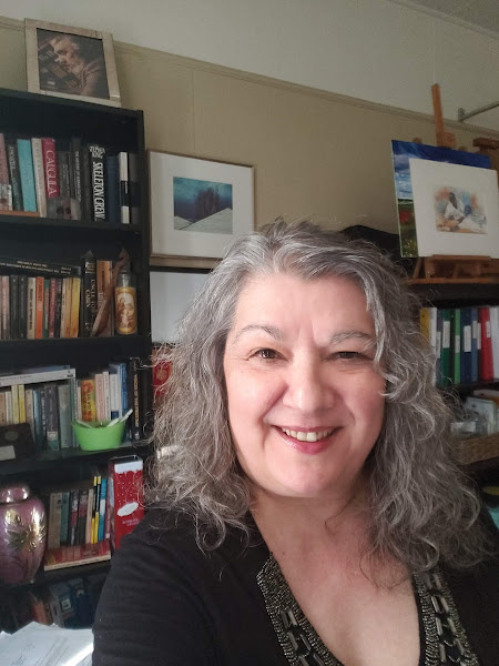 Professional portrait of Vicky Knee, life and mindset coach