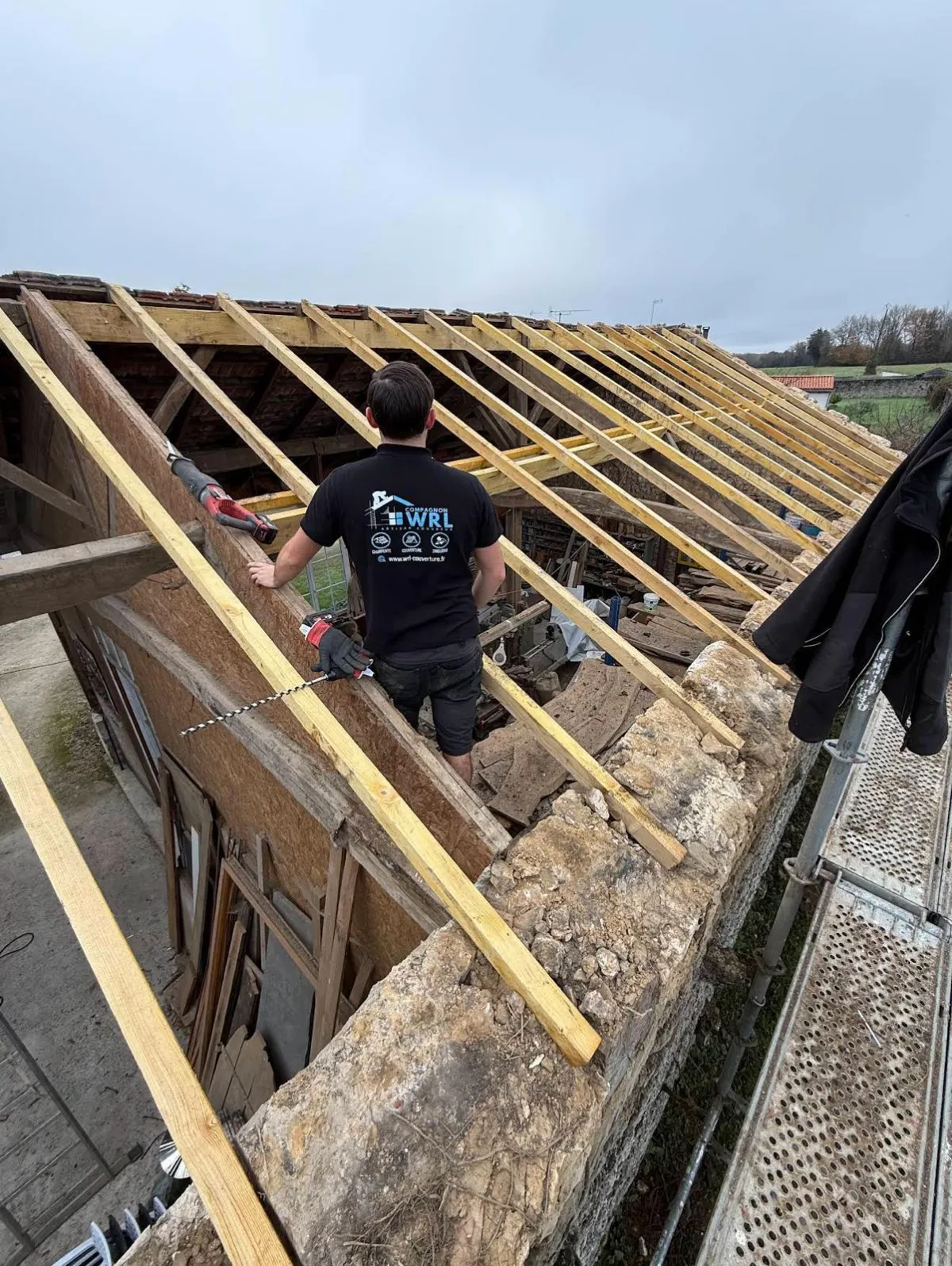 Charpente Cabariot / Charpente Charente-Maritime / toiture Cabariot / WRL Compagnon de la Couverture / couverture Cabariot / charpentier Cabariot / rénovation charpente Cabariot / charpente sur mesure Charente-Maritime / maison durable Cabariot / isolation toiture Cabariot / charpente bois Cabariot / confort thermique Cabariot / charpente traditionnelle Charente-Maritime / charpente moderne Cabariot / travaux toiture Charente-Maritime / expert charpente Cabariot / valorisation maison Cabariot / aménagement combles Cabariot / sécurité toiture Cabariot / étanchéité toiture Charente-Maritime