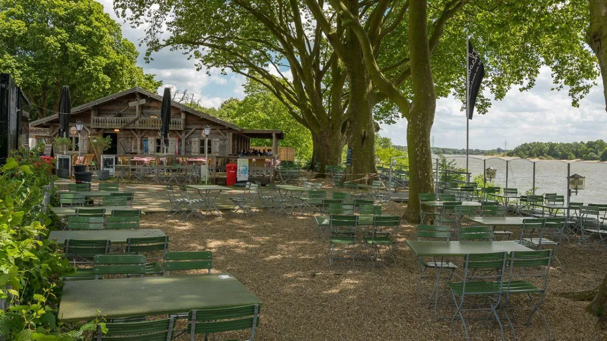 Rheinwacht Biergarten
