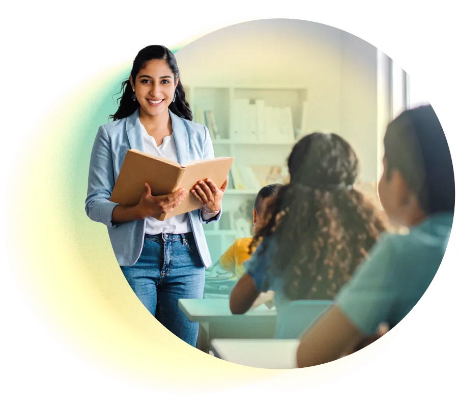 Docente emocionalmente estable y motivada da su clase en un entorno armónico gracias a la respiración consciente, neurociencia y conexión humana