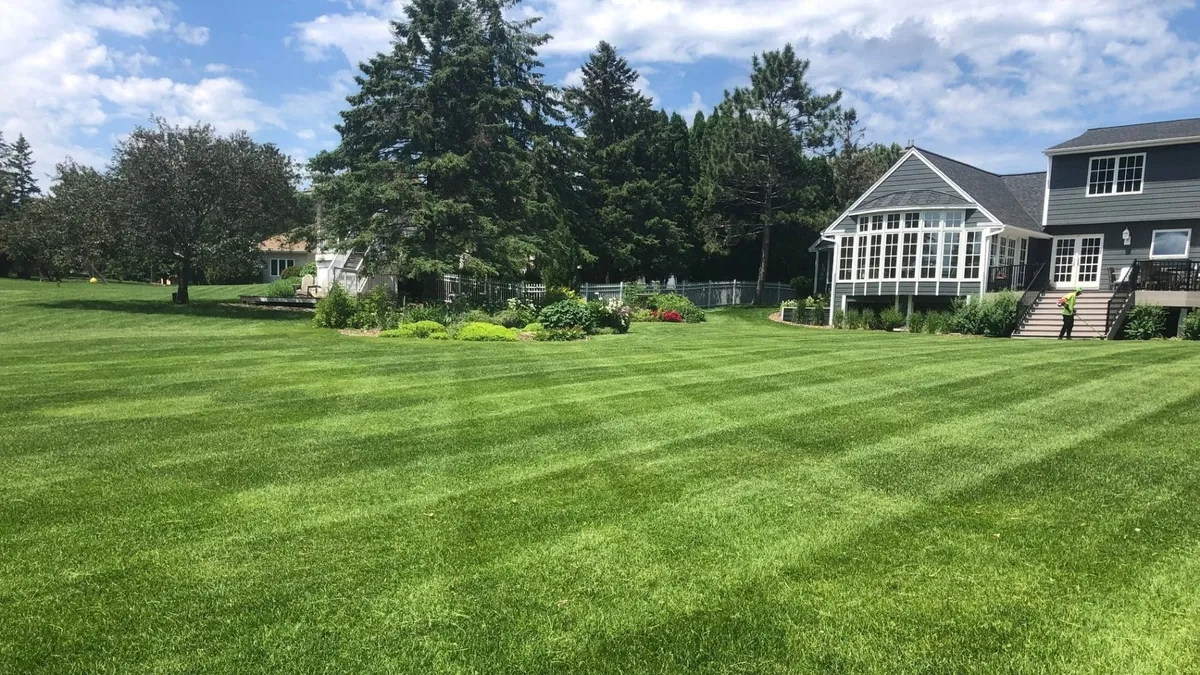 Lawn Care & Snow Removal Woodbury