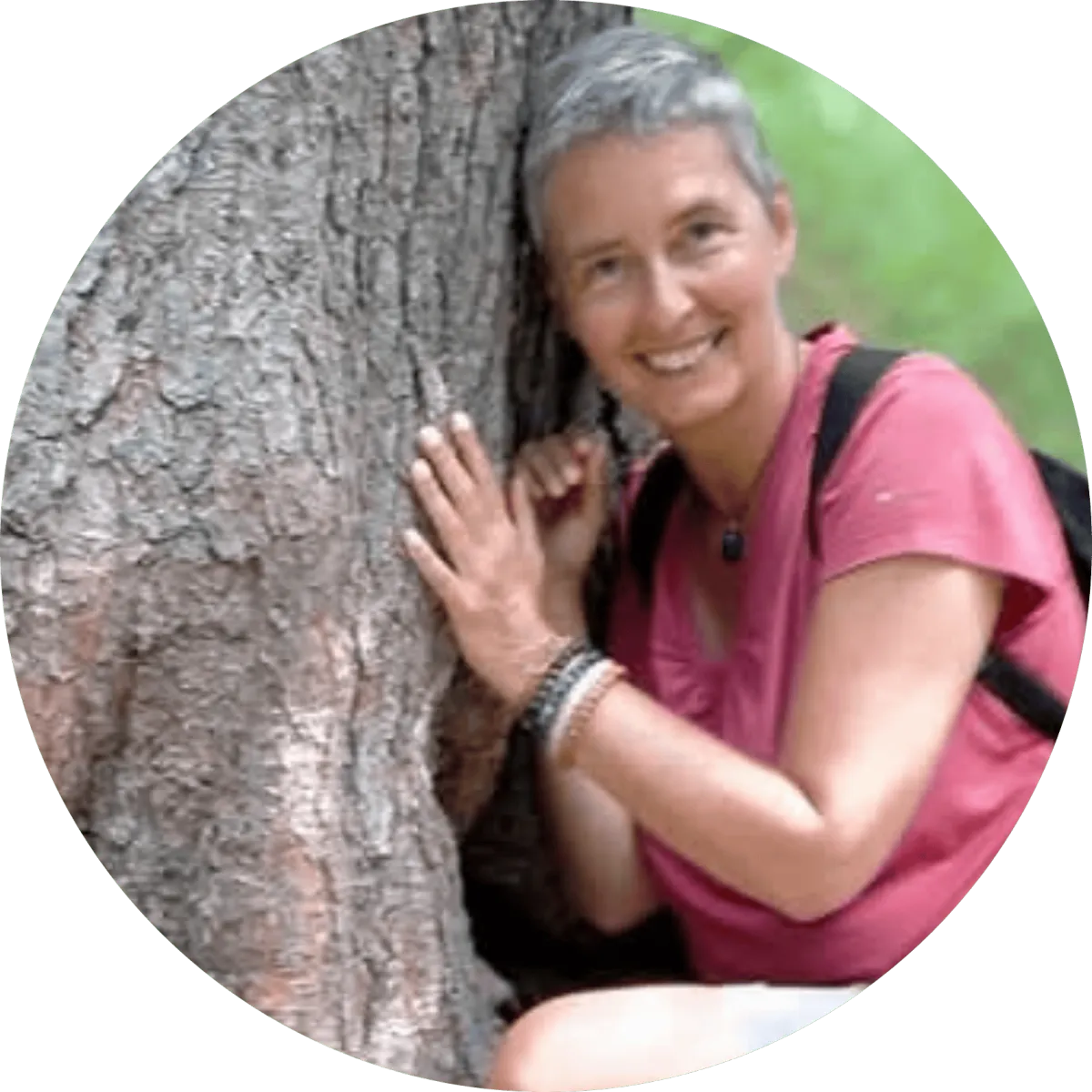 Véronique Degrauwe st praticienne en massage thérapeutique, formée chez Zorgmassage. Elle intervient lors des stages de jeûne et randonnée de la voie du jeûne pour offrir un accompagnement en douceur aux personnes en période de stress, de transition ou de fatigue.