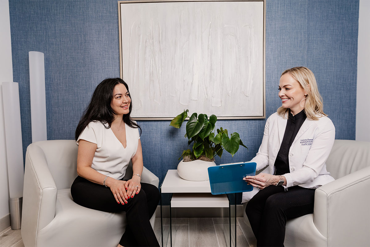 The image shows the entrance to a university clinic.
