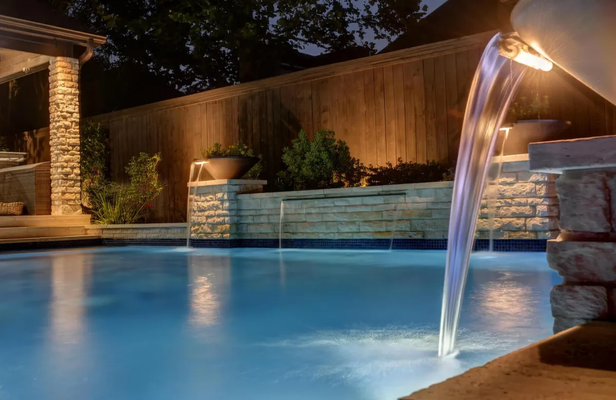 pool cleaning service