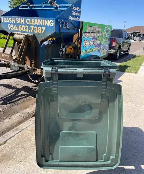 Spotless Bin Pro, garbage bin cleaning, McAllen, garbage bin washing, McAllen, garbage bin, McAllen, trash bin cleaning, McAllen, trash bin sanitizing, McAllen, residential trash bin cleaning, McAllen