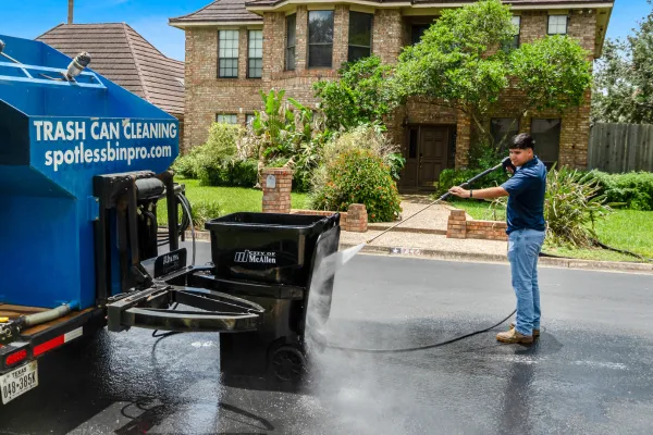 How Dirty Garbage Cans Can Affect Your Home's Hygiene