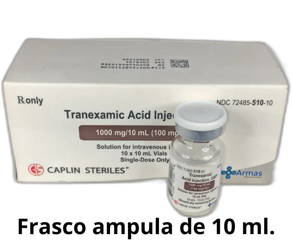 Ámpula clínica de ácido tranexámico con etiqueta y tapa metálica sobre fondo transparente