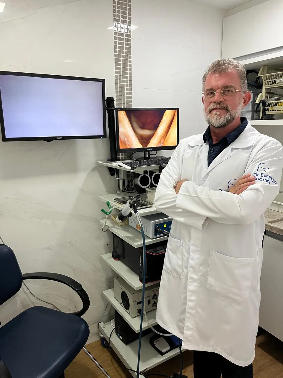 Retrato profissional do Dr. Evandro Duccini, Cirurgião de Cabeça e Pescoço