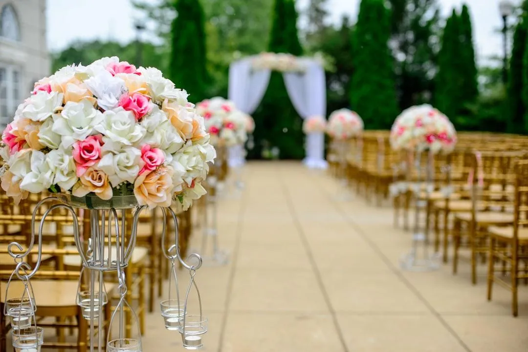 Luxury wedding event setup with candles and florals – Velvet Pour Mobile Bar NYC