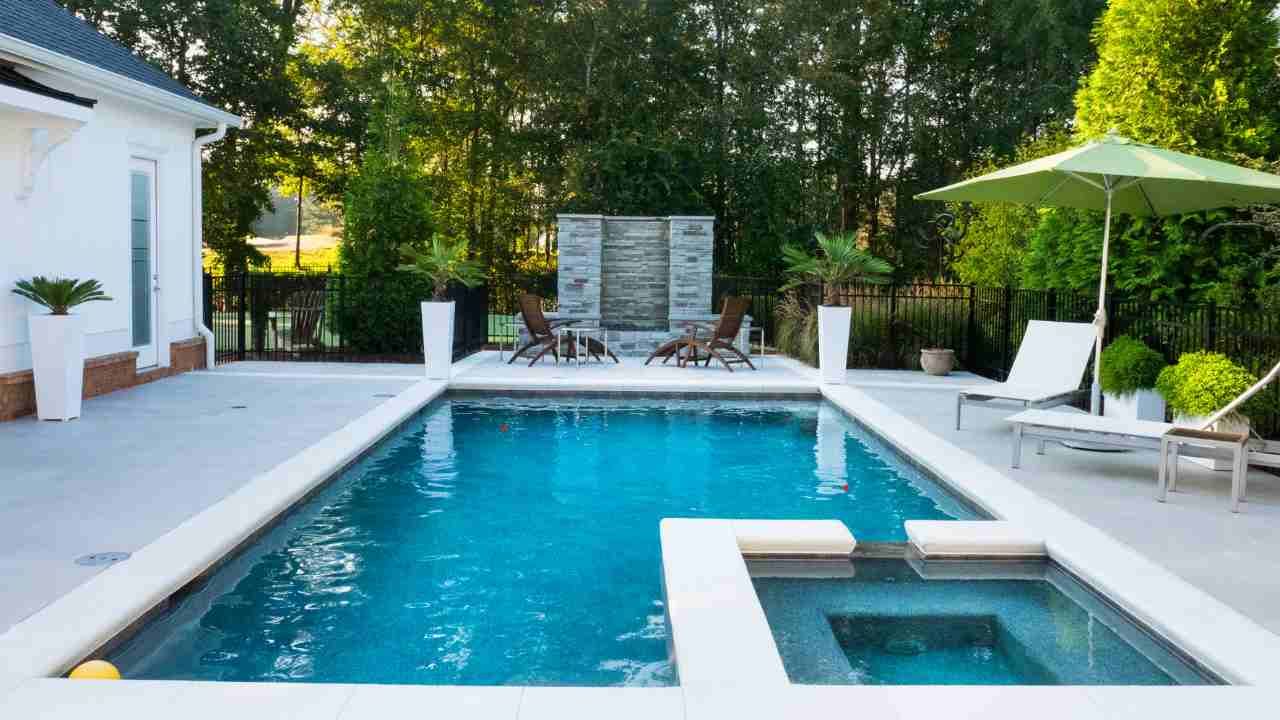 Your Guide to Choosing the Perfect Pool Design for Your Backyard