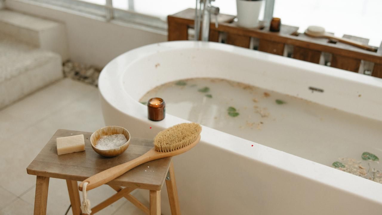 Freestanding vs. Built-In Bathtubs: Which Is Right for Your Gwinnett County Bathroom?