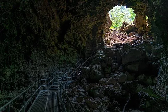 Oregon Damp Hiking Stairs Geology Adventure Volcano Pictures & Images Lava Tunnel Deep Cool Images & Photos High Desert Central Oregon Exploring Hd Dark Wallpapers Underground Light And The End Of The Tunnel Bat Pictures & Images Nature Images Slate Public Domain Images