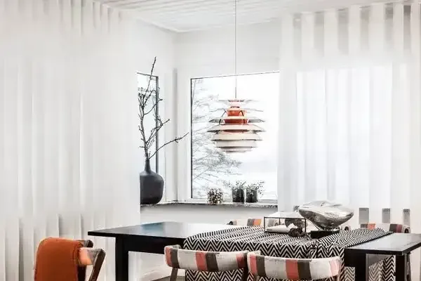 Keskiraskaille verhoille