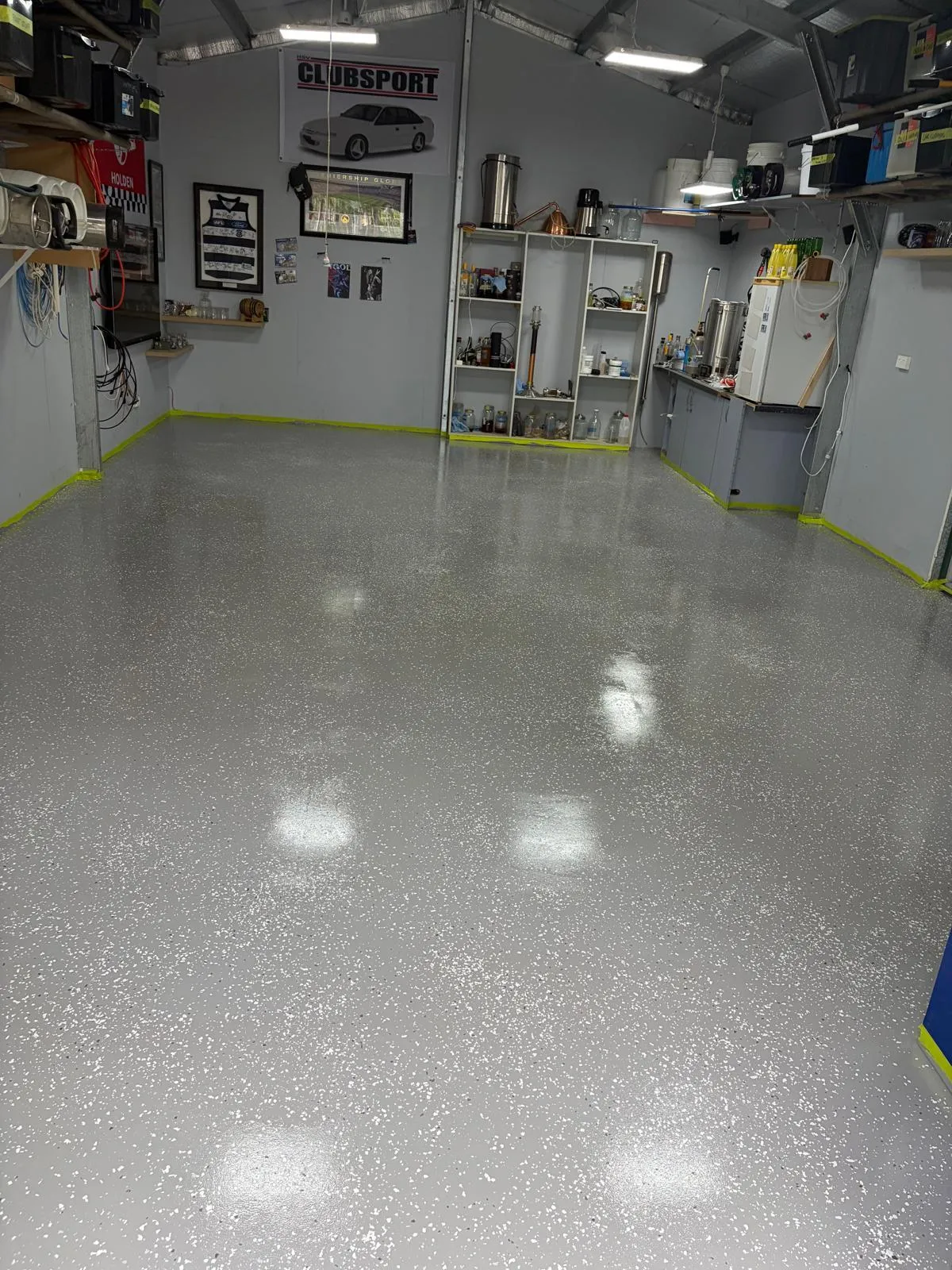 epoxy flake floor for a single garage workshop