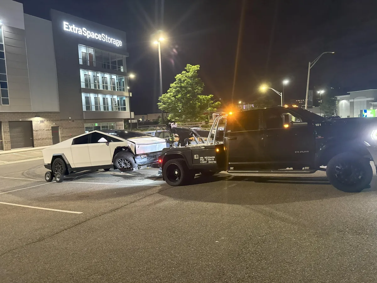 flatbed tow truck in Denver, CO