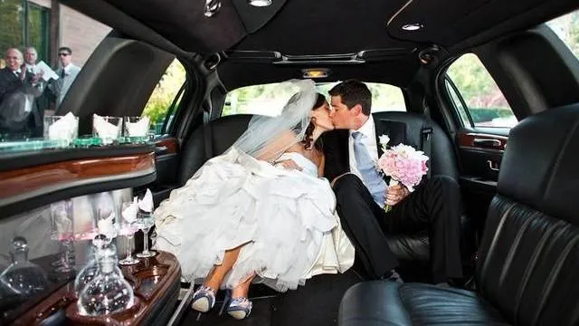 Wedding limo near me Cambridge