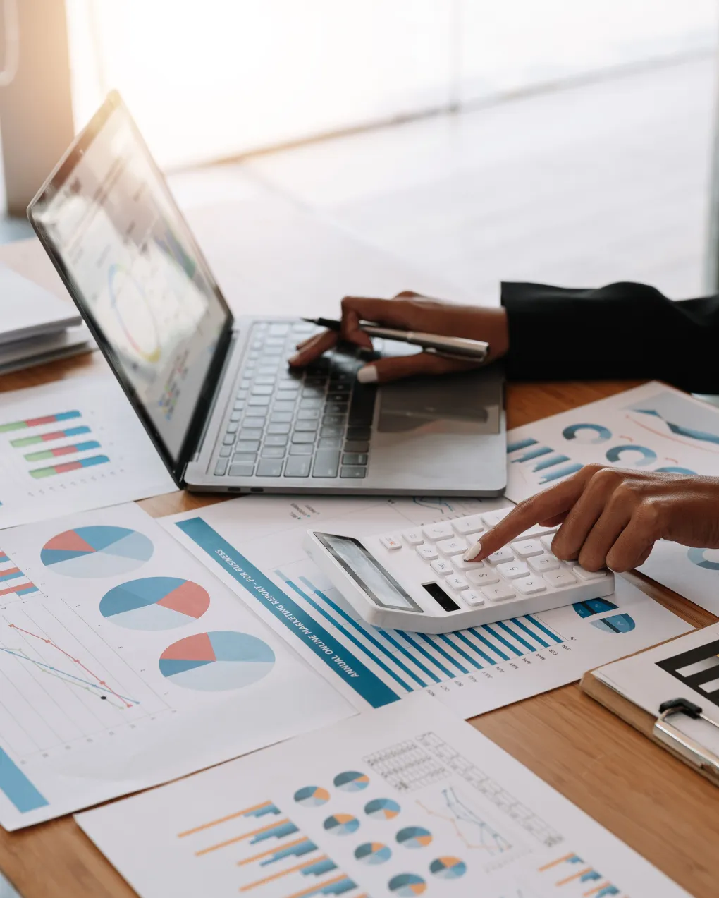 Monthly bookkeeping financial reports and business performance analysis for small businesses
