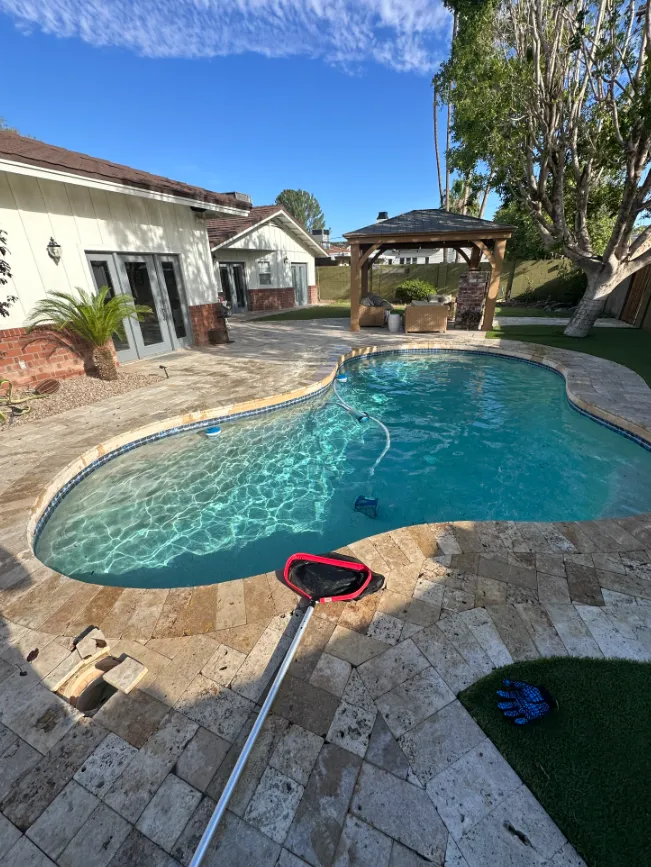 pool cleaning service