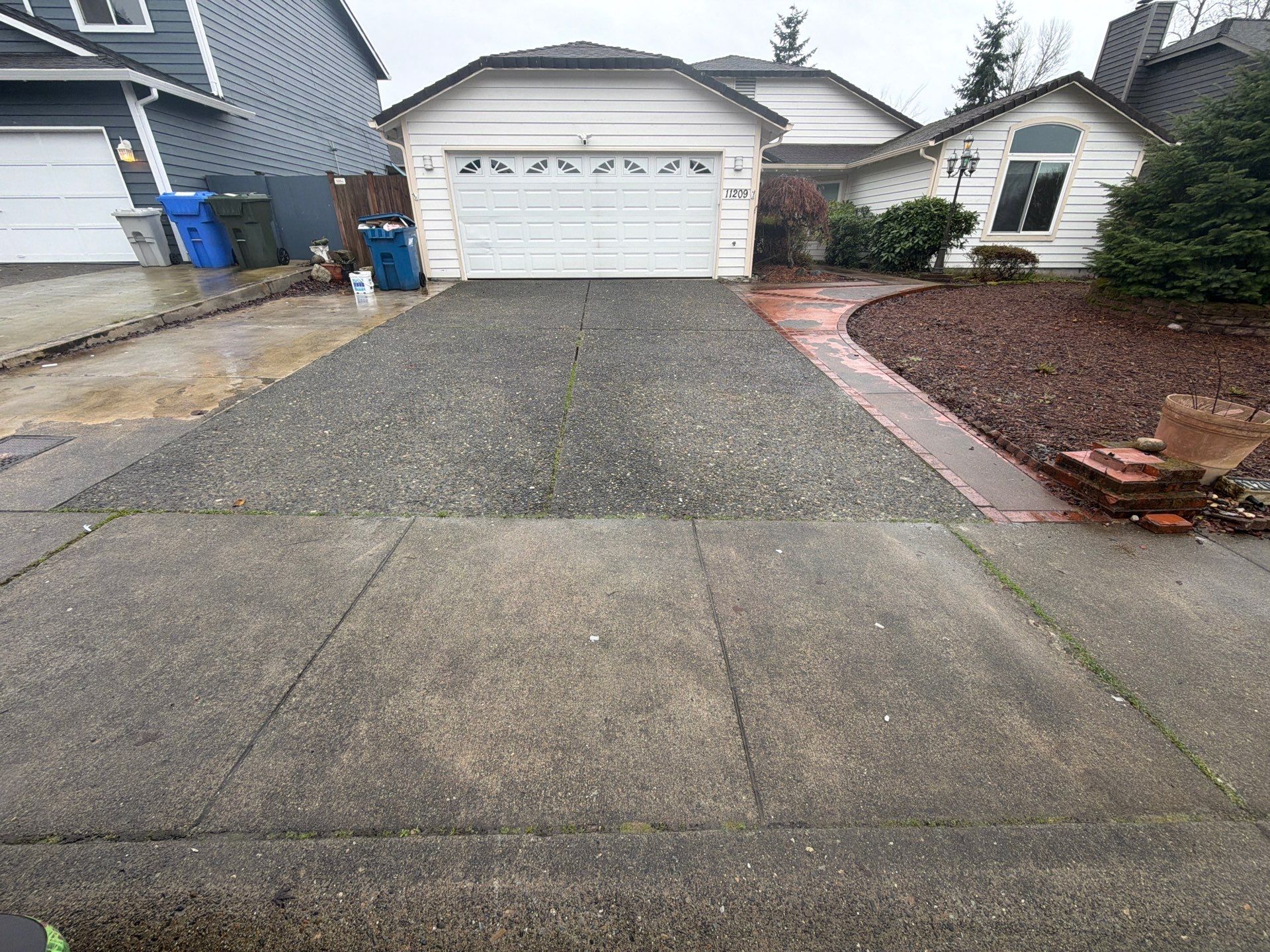 Roof inspection and cleaning service