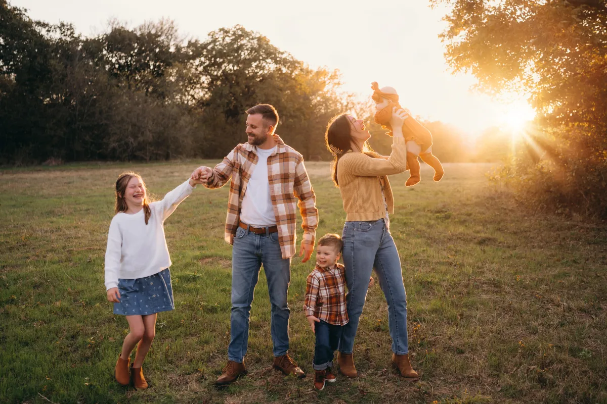 Jessica Paxton | Business Idea Coach For Moms - Picture of Jessica and her family