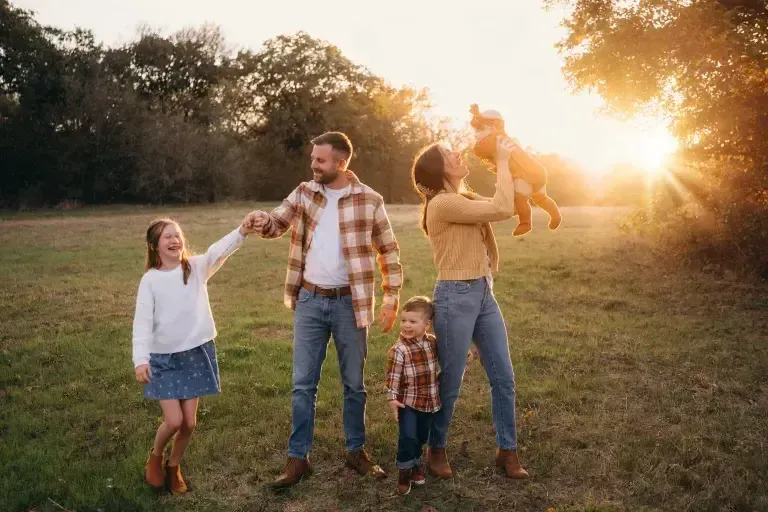 Jessica Paxton | Business Idea Coach For Moms - Picture of Jessica and her family