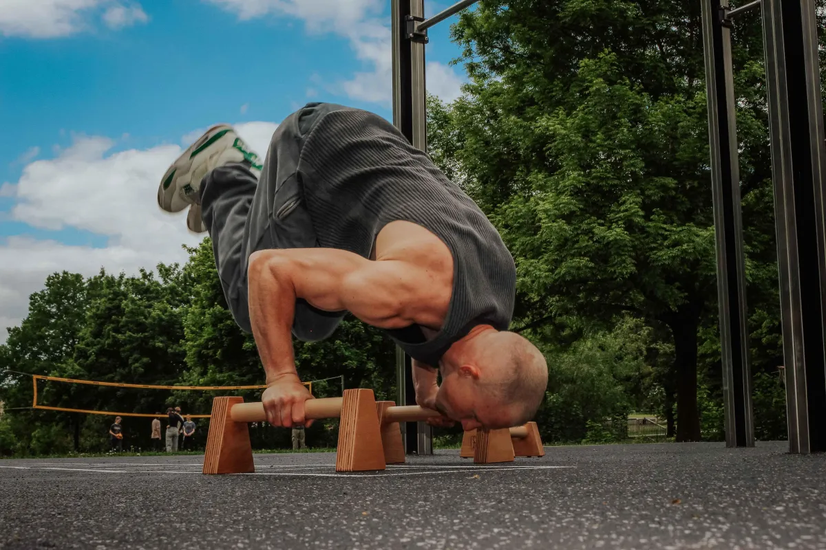 Parallettes richtig wählen: Welche Größe passt zu deinem Training?