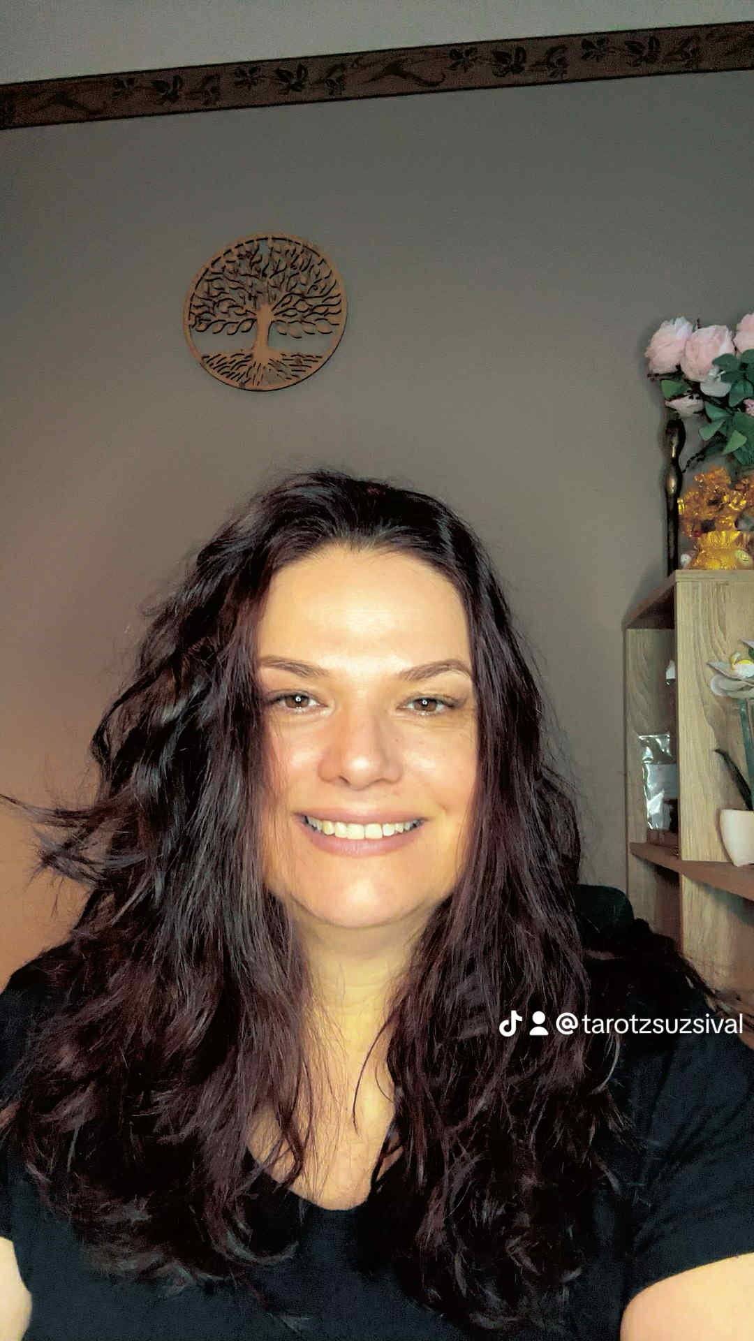 Medium Zsuzsi portré