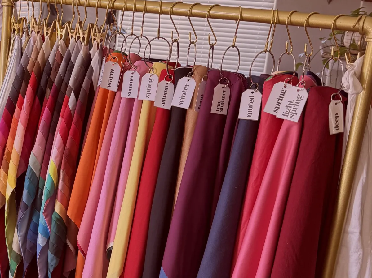 Calibrated color drapes for seasonal analysis