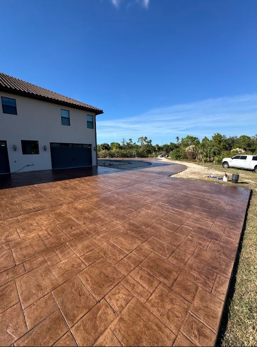 Pompano Beach Concrete constructs new driveways.