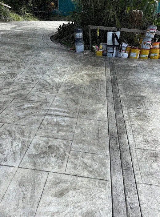 Pompano Beach Concrete constructs new driveways using pavers.