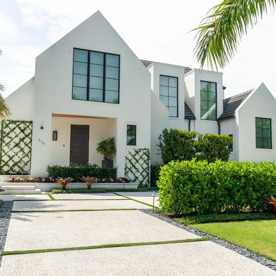 Sarasota Concrete builds and installs Pathway